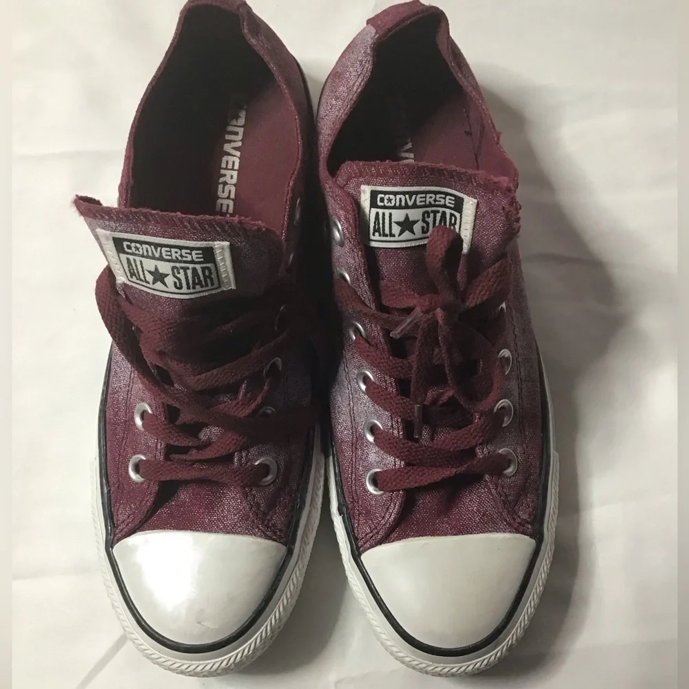 CONVERSE ALL STAR SNEAKERS Burgundy/white. Great condition. Woman’s Sz 9 - Picture 1 of 5